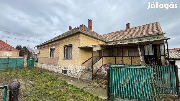 Mezőlaki 120 nm-es ház eladó