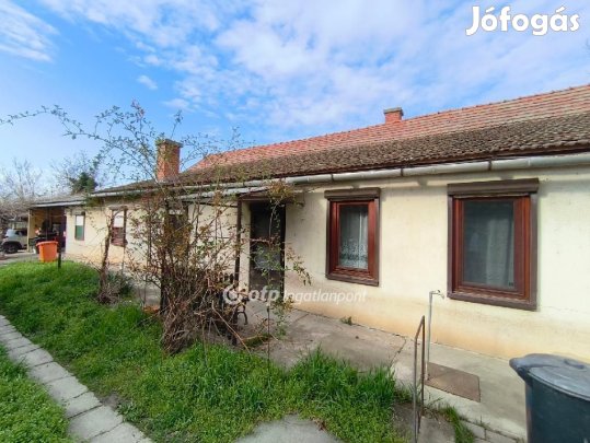 Mezőtúri eladó 108 nm-es ház