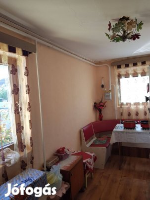 Mezőtúron vegyes falazatú ház áron alul