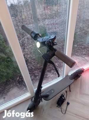 Mi Essential Electric Scooter (2021) - alig használt elektromos roller