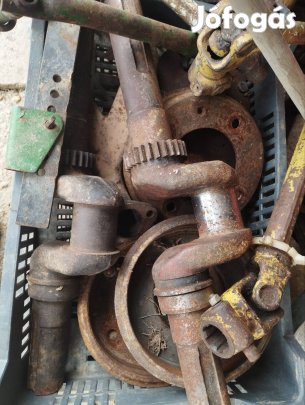 Mia motor alkatrész 
