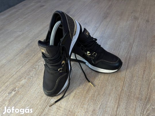 Michael Kors 7M-38 méret, keveset használt fekete cipő, újszerű
