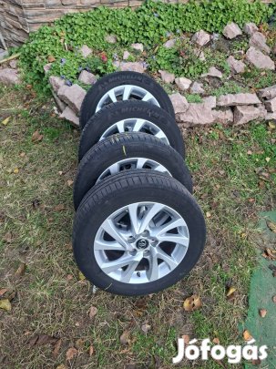 Michelin 205/55/16 gumi + felniszett