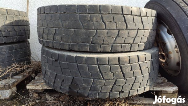 Michelin 315/80 R22,5 húzó gumik - 4db