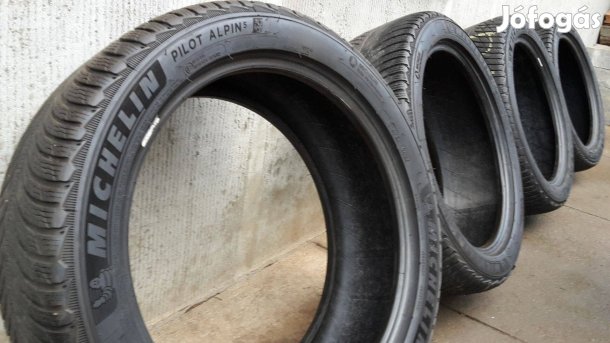 Michelin Pilot Alpin 5 235/45 R18 téli gumi garnitúra (4db)