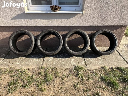 Michelin Pilot Sport 5 nyári gumi 235/40 ZR19 4db DOT0723