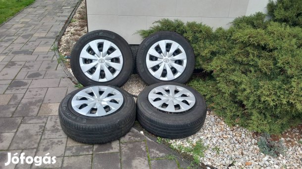 Michelin Primacy 4 195/65R15 5x114,3 felni kerék + Toyota dísztárcsa