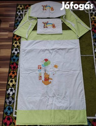 Micimackós babaágynemű szett.