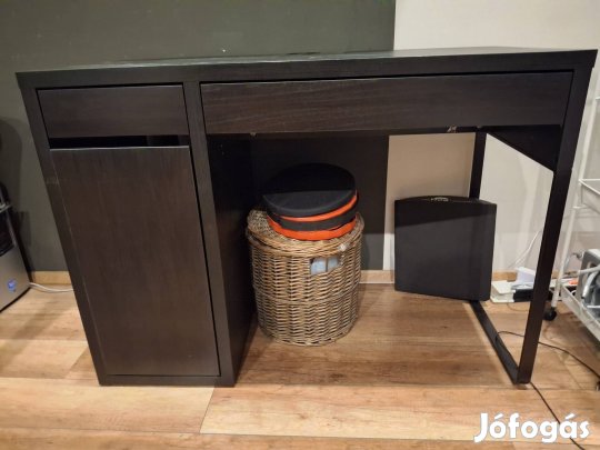 Micke/ikeás/ íróasztal fiókokkal,polcokkal