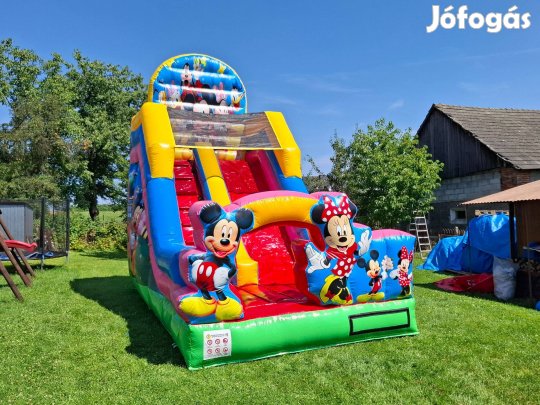 Mickey egér ugrálóvár oklevéllel és fúvóval