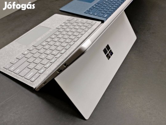 Microsoft Surface Pro i5-7300U / 8GB RAM / 256GB Nvme SSD / 12.3" Touc