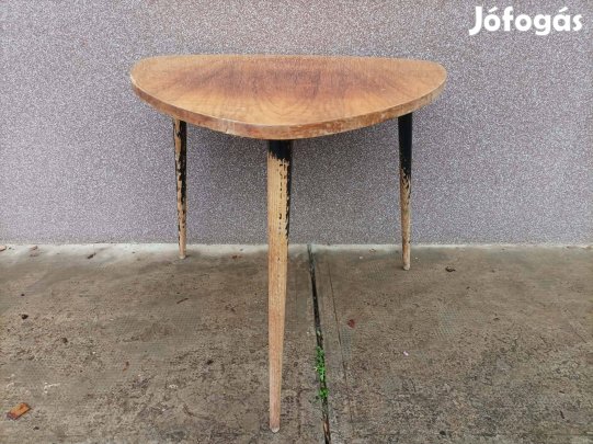 Mid Century asztalka lerakó