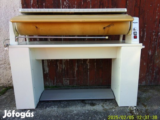 Miele HM 20-100 tipusú,régi vasaló,1,0 méteres hengerrel eladó
