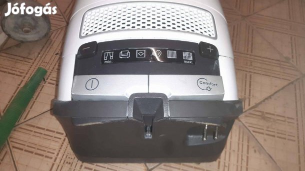 Miele S8340 porzsákos porszívó fehér