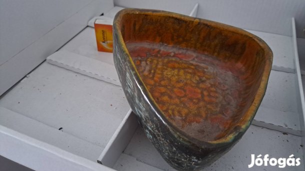 Mihály Béla Retró kínáló