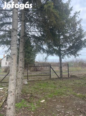 Mihályi-laposon 800 nm-es zártkert eladó