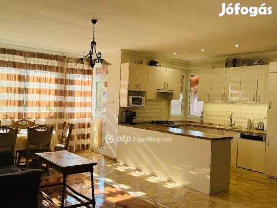 Mikepércsi eladó 125 nm-es ház