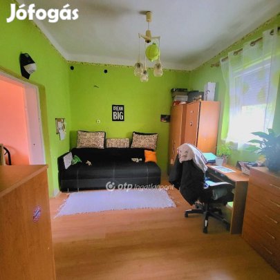 Mikepércsi eladó 162 nm-es ház