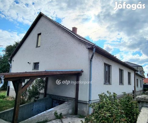 Mikepércsi eladó 87 nm-es ház