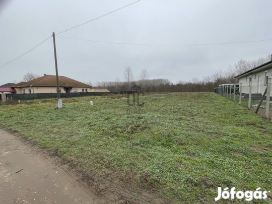 Mikepércsi építési telek eladó