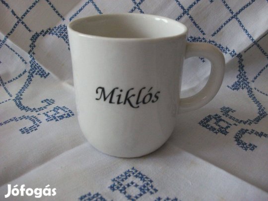 Miklós névre szóló felíratos bögre csésze