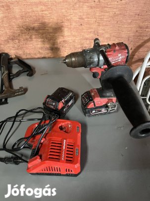 Milwaukee behajtó töltővel és akkumulátorral