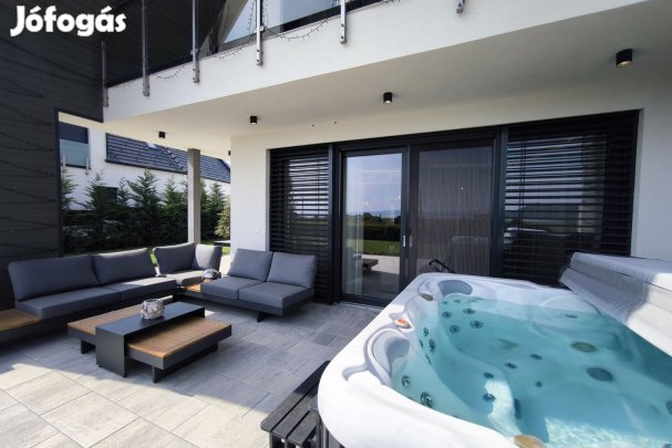 Minden reggel Balaton  örökpanorámás, prémium családi ház Aszófőn