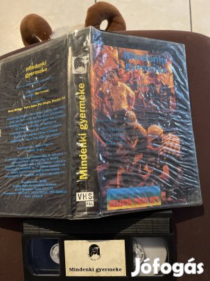 Mindenki gyermeke akció vhs 