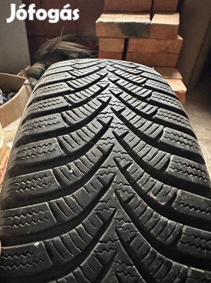 Mini Cooper téli gumi felnire szerelve eladó!
