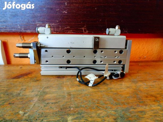 Mini csúszó egység pneumatikus munkahenger lineáris vezetéssel ( 6092