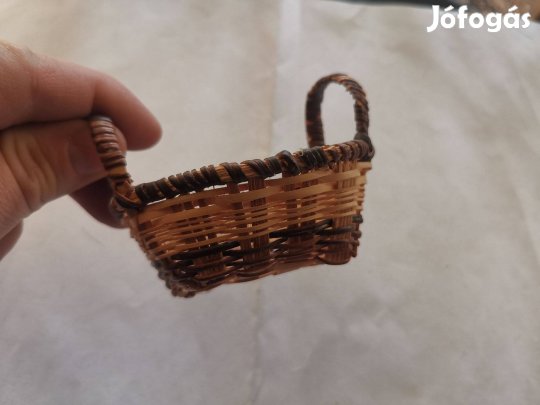 Mini fonott kosár