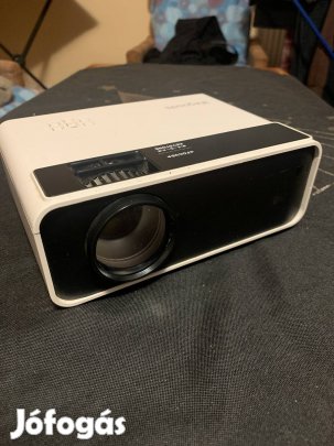 Mini projektor, ajándék vetítővászonnal