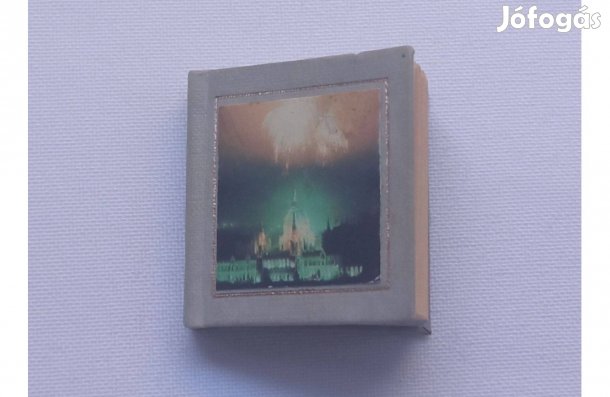 Minikönyv * Budapest egész oldalas fotókkal, több nyelven * 32 x 33 mm