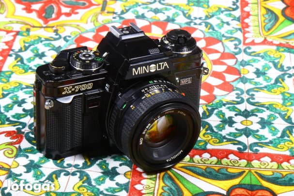 Minolta X-700 filmes fényképezőgép + f2 50mm md objektív 