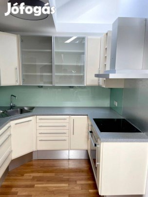 Minőségi, gépesített konyhabútor eladó!!!