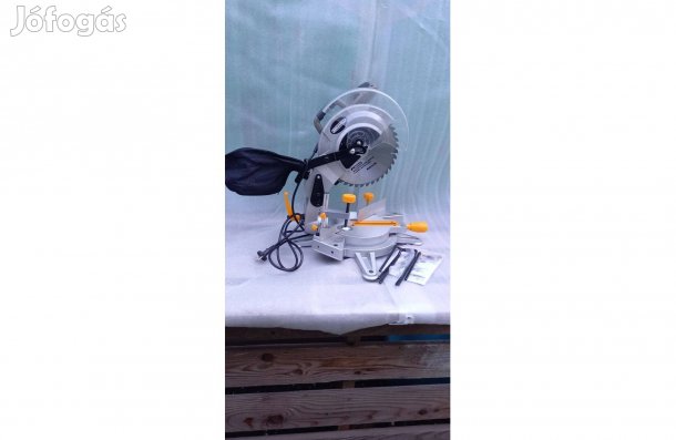 Minőségi, gérvágó fűrész, 2000W teljesítményű motorral fűrészgép