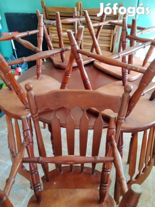 Minőségi kihúzható étkezőasztal, 6db székkel eladó