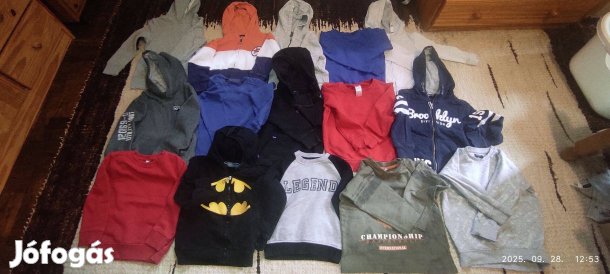 Minőségi ruhacsomag 110-es, 76 db, kabát,pulcsi,póló,nadrág, mindeb