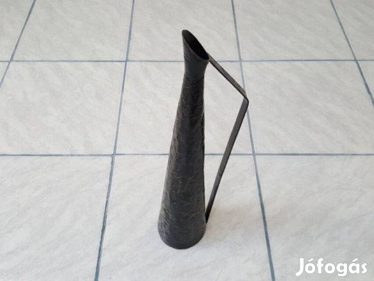 Mintás fém kancsó dísztárgy 50 cm