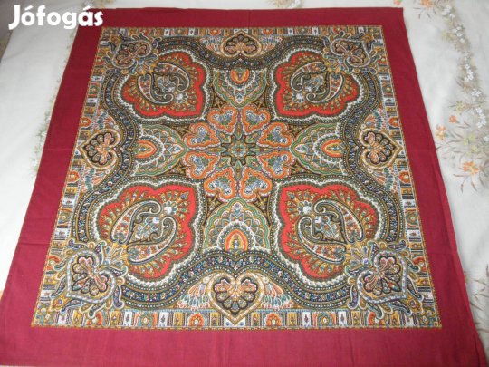 Mintás női kendő, sál