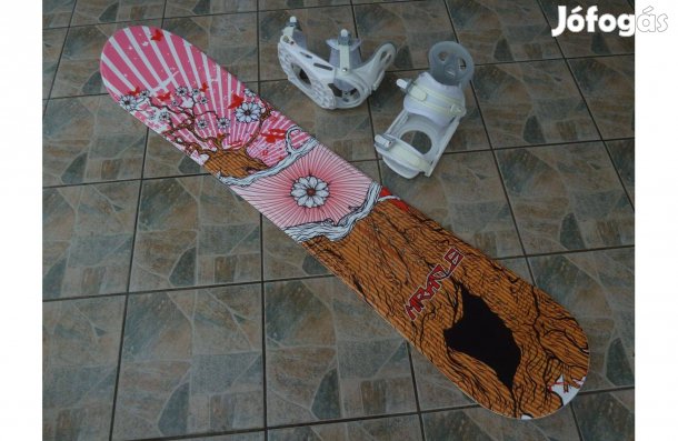 Mirake snowboard lap kötés karc mentes állapotban eladó.Lap camber 1