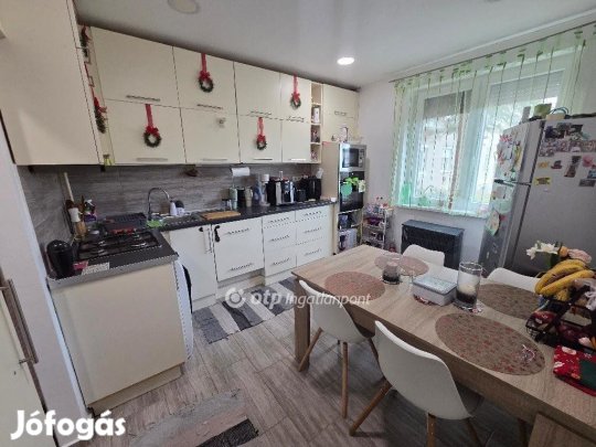 Miskolc, Észak-Kilián, 48 nm-es teljesen felújított lakás!