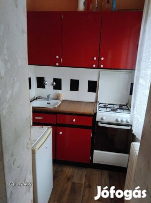 Miskolc, Iván út 28 négyzetméteres lakás kiadó