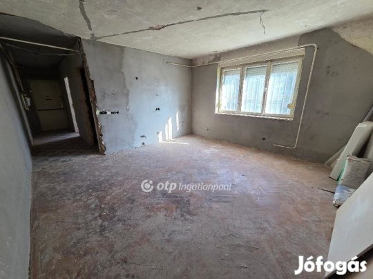 Miskolci 38 nm-es lakás eladó