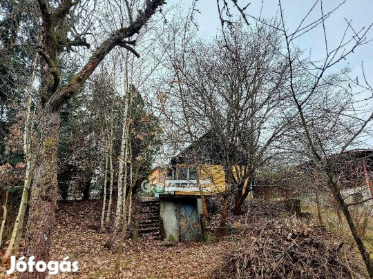 Miskolci 835 nm-es telek eladó