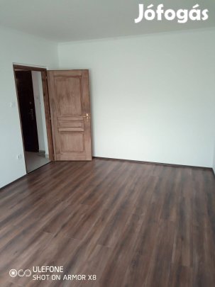 Miskolcon 1,5 szobás, felújított lakás eladó