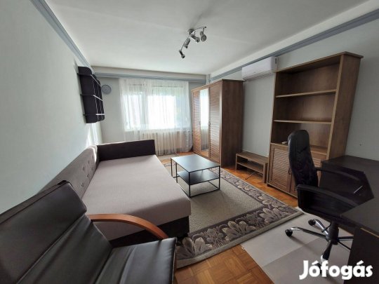 Miskolcon a Győri kapuban panel lakás