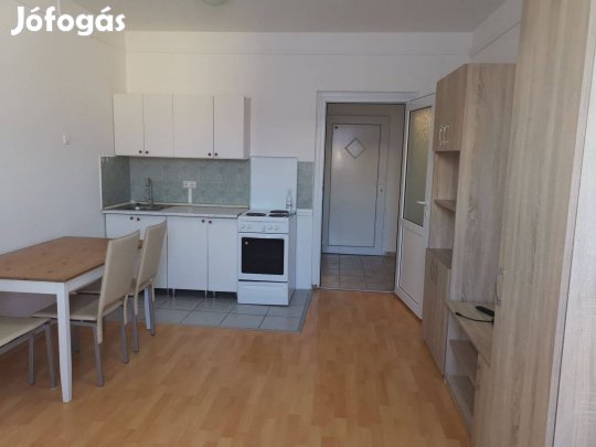 Miskolcon belváros közeli garzonlakás kiadó