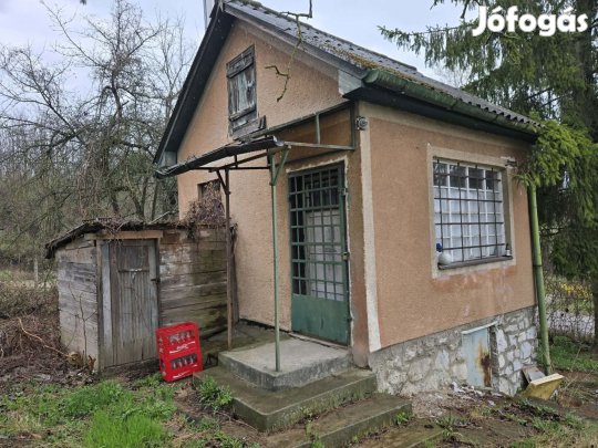 Miskolcon eladó zártkerti ingatlan