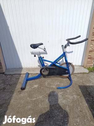 Mistral spinnig szobakerékpár jó állapotban eladó. 16 kg a lendkerék